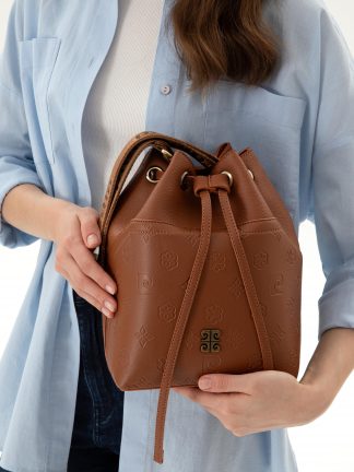 کیف دوشی زنانه قهوه ای پیرکاردین