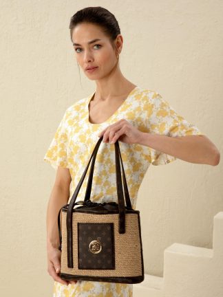 کیف دوشی زنانه بژ پیرکاردین