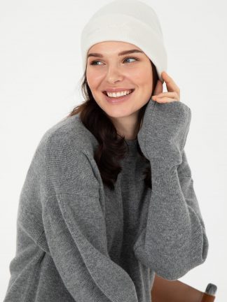 کلاه بافت زنانه بژ پیرکاردین