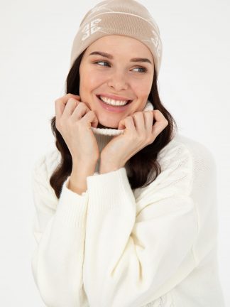 کلاه بافت زنانه بژ پیرکاردین