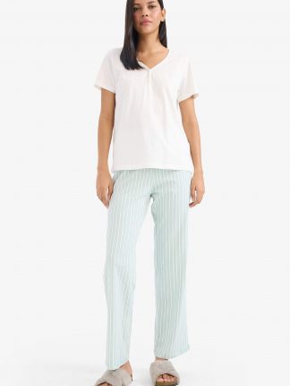 لباس راحتی زنانه نعنایی دفکتو