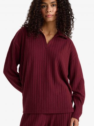 پولوشرت زنانه زرشکی دفکتو