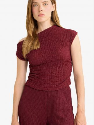 تیشرت زنانه زرشکی دفکتو